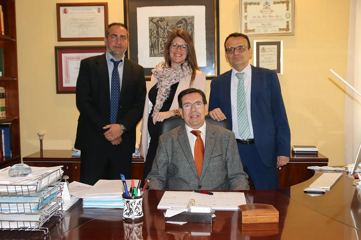 Equipo de Celada Montón Abogados en el despacho